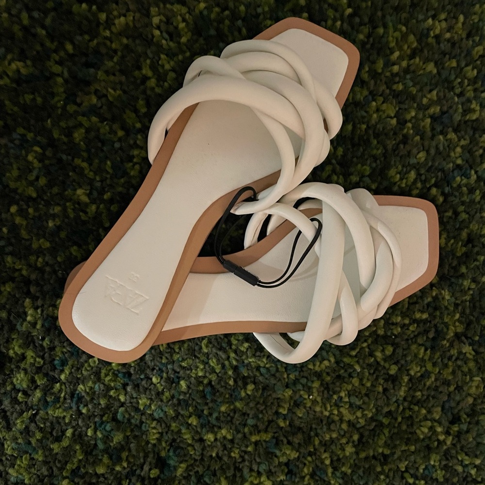 Zara off white sandals summer 22
